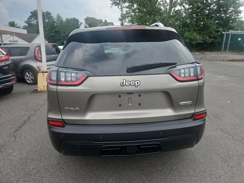 Used 2021 Jeep Cherokee Latitude Plus w/ Mopar Interior Package image 4