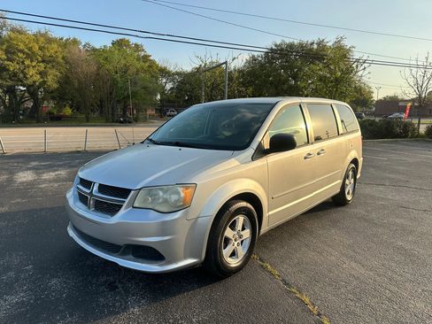 Used 2012 Dodge Grand Caravan SE image 1