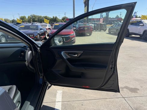 Used 2015 Nissan Altima 2.5 SL w/ Technology Package FWD image 23