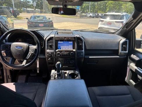 Used 2018 Ford F150 XLT w/ Equipment Group 302A Luxury AWD/4WD image 15