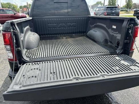 Used 2019 RAM 1500 Big Horn AWD/4WD image 11