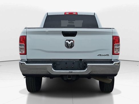 Used 2022 RAM 2500 Tradesman w/ Chrome Appearance Group AWD/4WD image 5