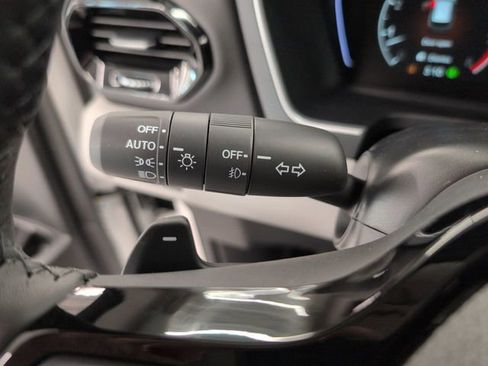 Used 2025 Honda Pilot Touring image 17