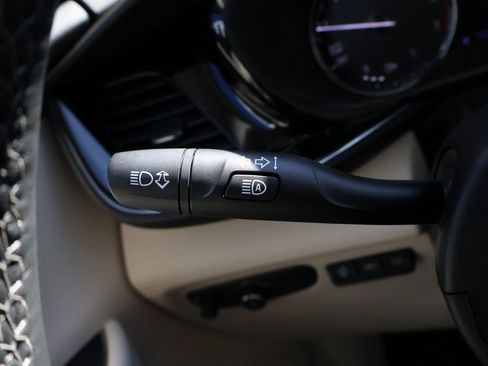 Certified 2023 Buick Envision Avenir image 36