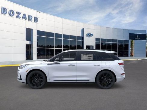 New 2026 Lincoln Corsair Reserve w/ Jet Appearance Package image 3