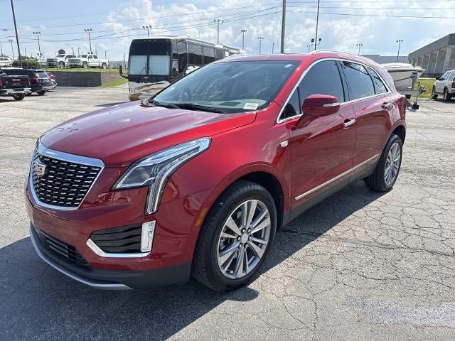 Used 2025 Cadillac XT5 Premium Luxury w/ Technology Package AWD/4WD image 3