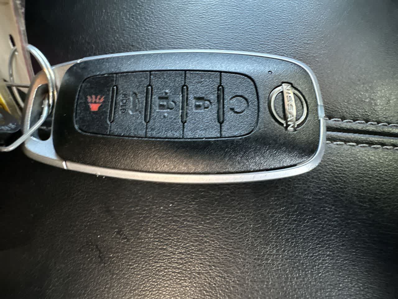 Used 2025 Nissan Pathfinder SV AWD/4WD image 28
