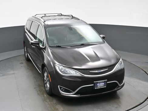 Used 2019 Chrysler Pacifica Touring-L Plus image 41