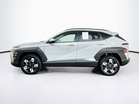Used 2025 Hyundai Kona SEL AWD/4WD image 4