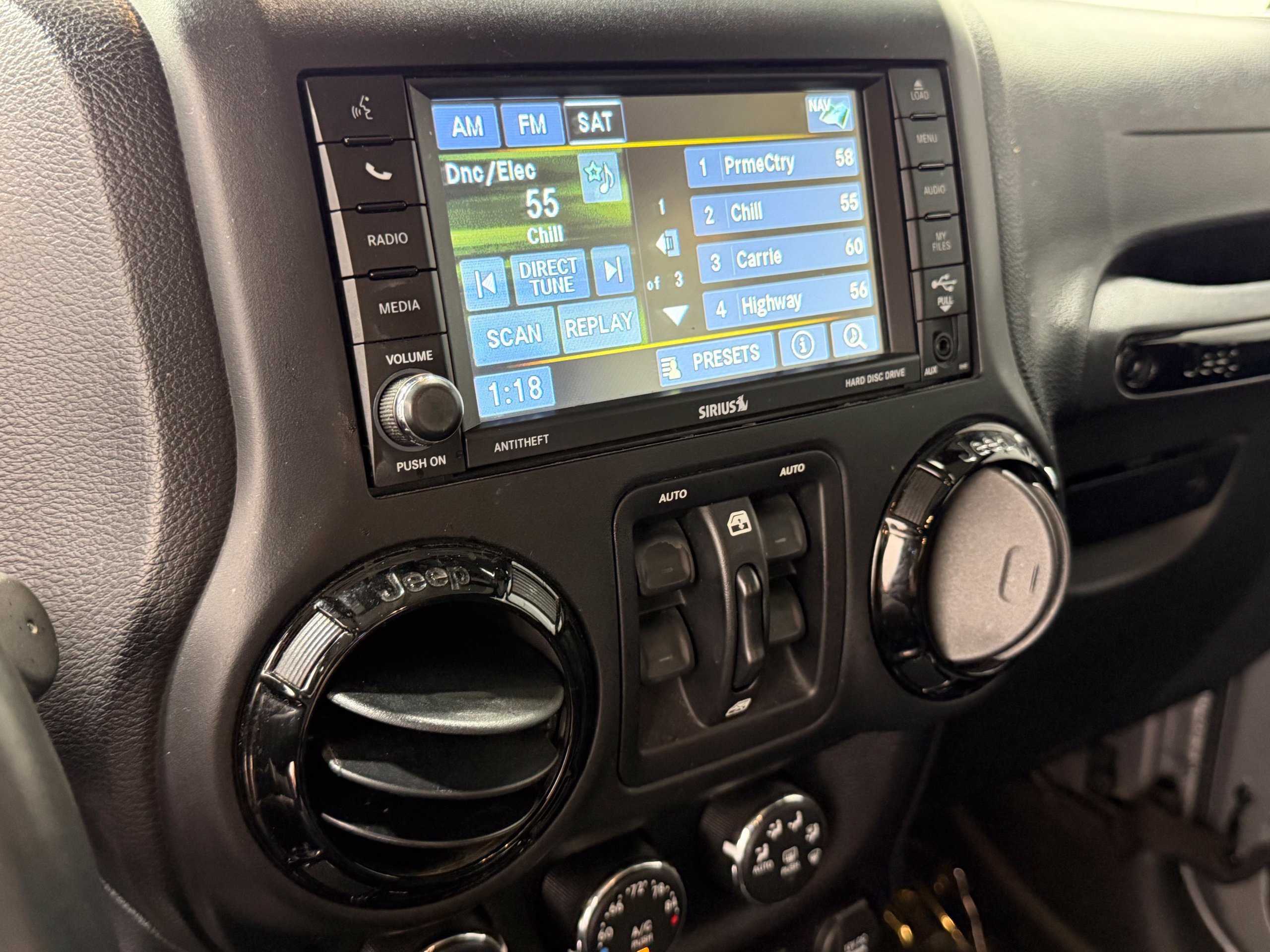 Used 2015 Jeep Wrangler Unlimited Sahara AWD/4WD image 42