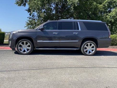 Used 2016 Cadillac Escalade ESV Luxury AWD/4WD image 10