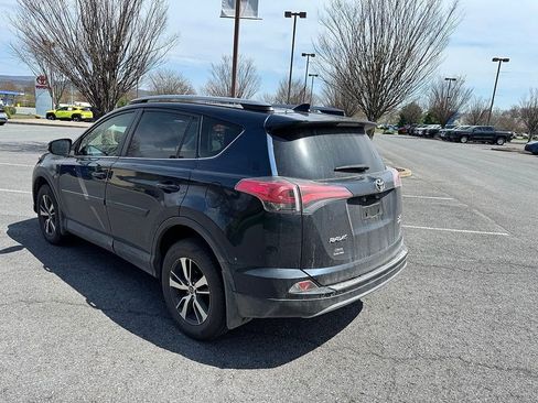 Used 2018 Toyota RAV4 XLE image 5