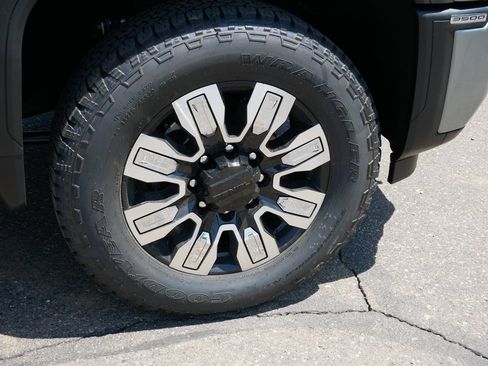 New 2026 GMC Sierra 3500 Denali w/ Denali Reserve Package AWD/4WD image 6