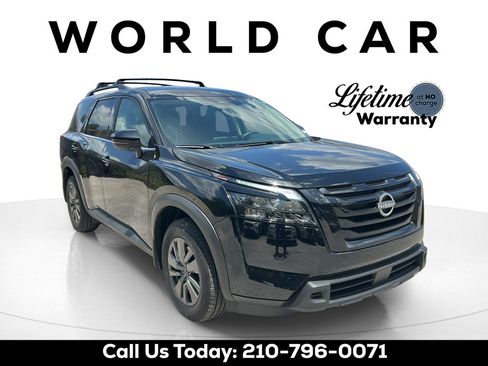 Used 2025 Nissan Pathfinder SV w/ Black Appearance Package FWD image 1