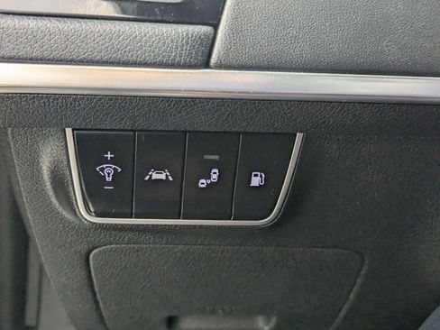 Used 2019 Kia Stinger GT1 RWD image 13