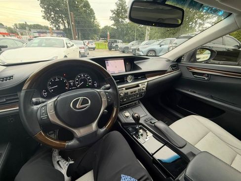 Used 2014 Lexus ES 350 w/ Luxury Package FWD image 26