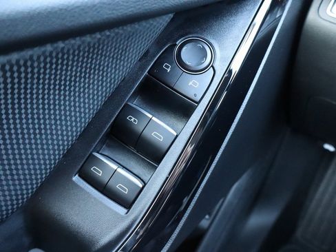 New 2025 Chevrolet Equinox RS image 16