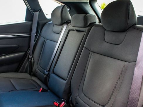 Used 2024 Hyundai Tucson SE image 32