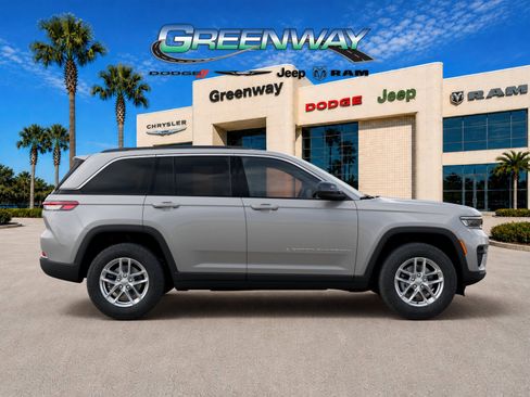 New 2025 Jeep Grand Cherokee Laredo X w/ Luxury Tech Group I RWD image 21