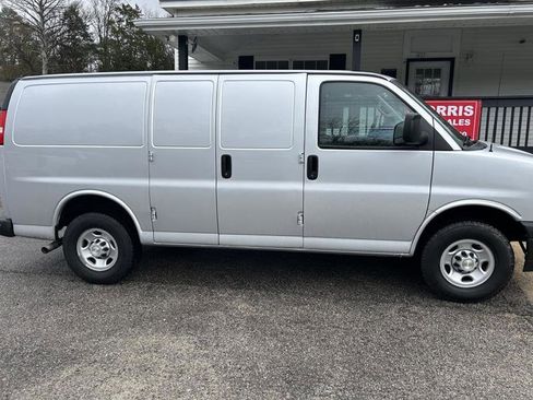 Used 2020 Chevrolet Express 2500 w/ Driver Convenience Package image 2