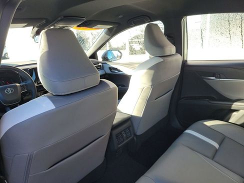 Used 2025 Toyota Camry LE image 11