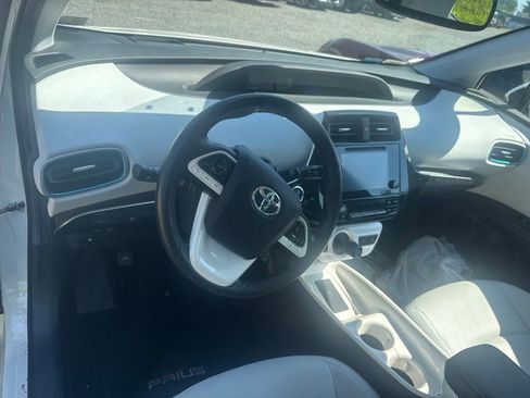 Used 2016 Toyota Prius Four w/ Advanced Technology Package FWD image 20