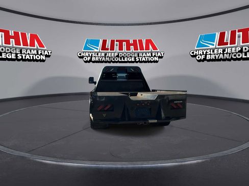 Used 2022 Chevrolet Silverado 3500 LT w/ Convenience Package image 7