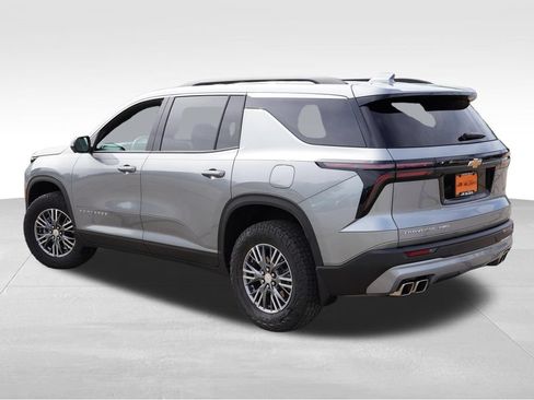 Certified 2025 Chevrolet Traverse LT w/ Driver Confidence Package AWD/4WD image 7