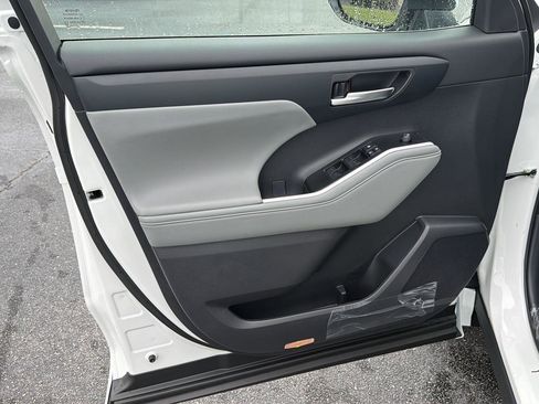 New 2026 Toyota Highlander XLE AWD/4WD image 17