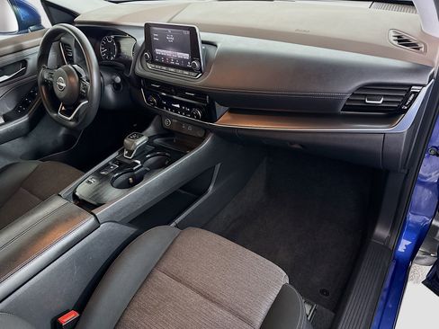 Used 2022 Nissan Rogue SV FWD image 30