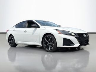 Used 2023 Nissan Altima 2.5 SR FWD video 1