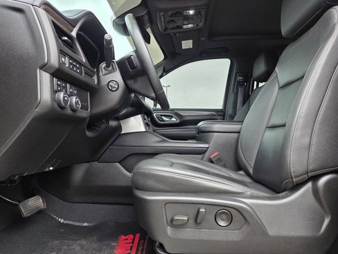 Used 2024 Chevrolet Tahoe Z71 w/ Luxury Package image 10