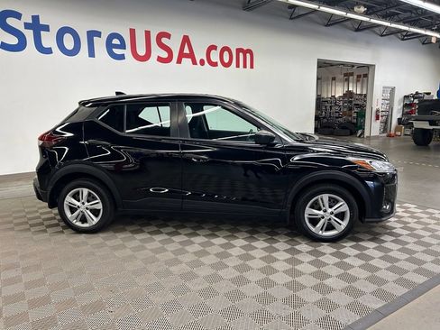 Used 2021 Nissan Kicks S FWD image 9