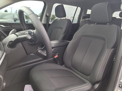Used 2023 Jeep Grand Cherokee L Laredo AWD/4WD image 23