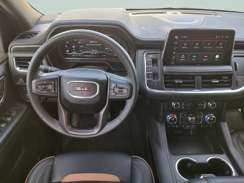 Used 2024 GMC Yukon AT4 w/ Technology Package AWD/4WD image 10