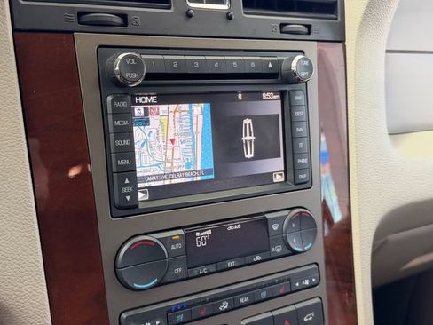 Used 2012 Lincoln Navigator 2WD w/ Monochrome Appearance Pkg image 21