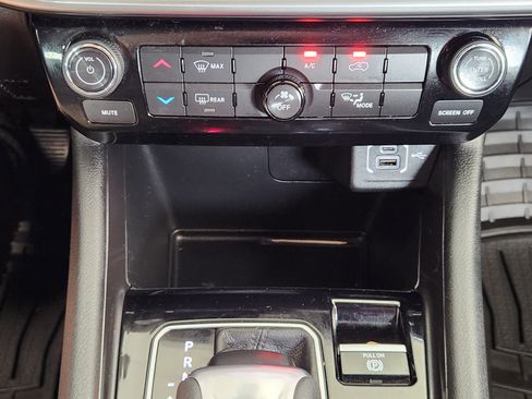 Used 2024 Jeep Compass Sport image 19