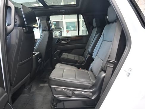 New 2026 GMC Yukon Denali w/ Denali Reserve Package AWD/4WD image 11