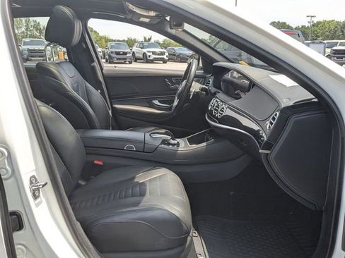 Used 2019 Mercedes-Benz S 560 Sedan image 29
