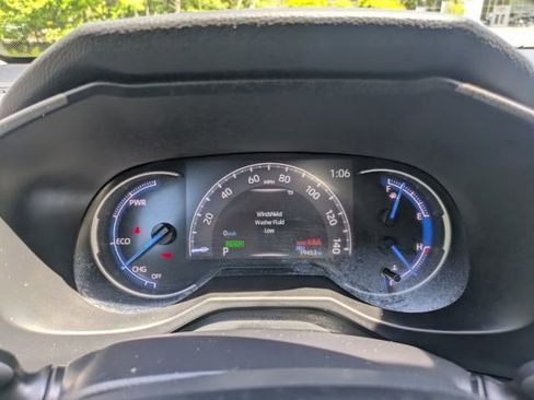 Used 2024 Toyota RAV4 LE AWD/4WD image 23