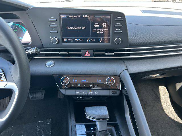 New 2026 Hyundai Elantra Hybrid FWD image 18