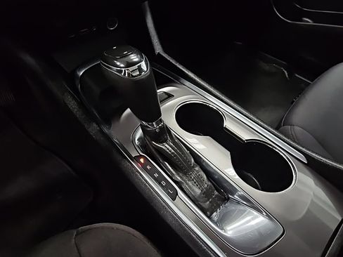 Used 2020 Chevrolet Malibu LT FWD image 19