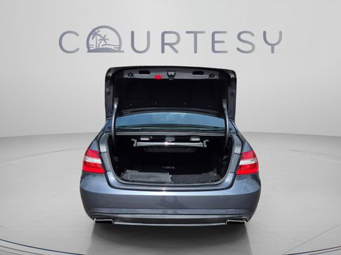 Used 2012 Mercedes-Benz E 350 4MATIC Sedan image 11