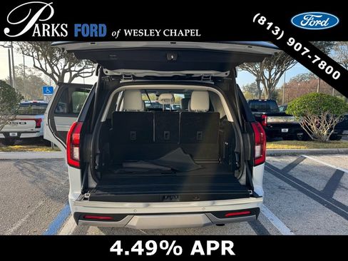 Used 2025 Ford Expedition Platinum w/ Driver's Package image 8