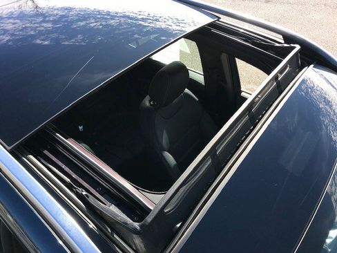 Used 2023 Mercedes-Benz GLB 35 AMG 4MATIC image 9