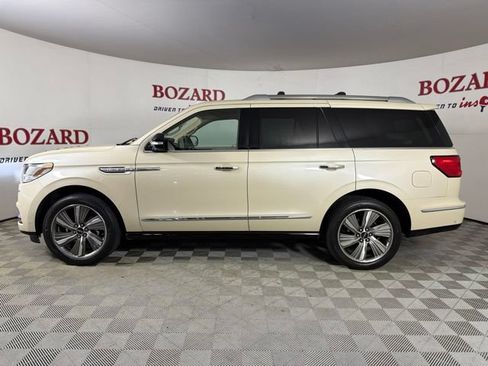 Used 2018 Lincoln Navigator Select w/ Technology Package RWD image 7