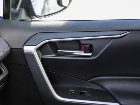 Certified 2025 Toyota RAV4 XLE image 22