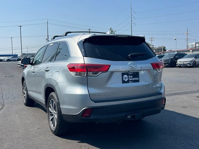 Used 2019 Toyota Highlander XLE AWD/4WD image 9