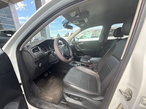 Used 2020 Volkswagen Tiguan SE AWD/4WD image 12
