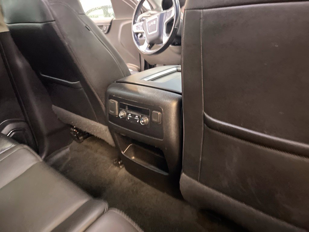Used 2018 GMC Yukon XL SLT AWD/4WD image 32